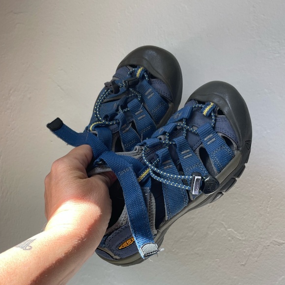 Size 1 Blue Keen Sandals - Picture 1 of 3